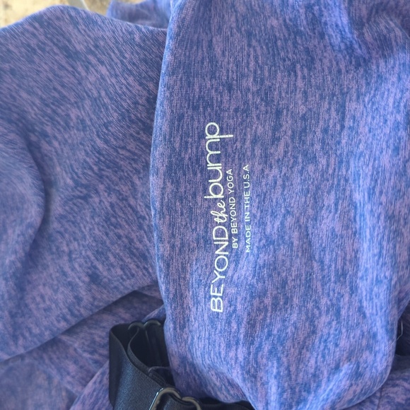 L Beyond The Bump Top - Picture 4 of 5